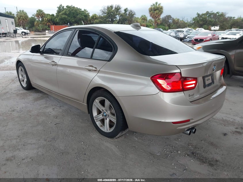 2015 BMW 3er VIN WBA3A5C53FP605089 IAAI salvage auction — NORMAL WEAR, Clear (Florida), sold $475 on 2026-07-28 (photo 3)