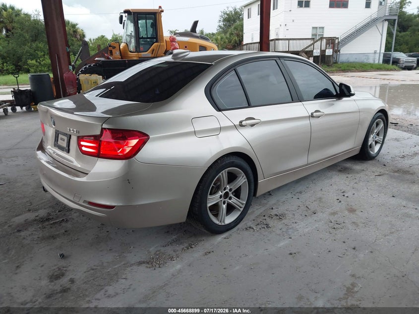 2015 BMW 3er VIN WBA3A5C53FP605089 IAAI salvage auction — NORMAL WEAR, Clear (Florida), sold $475 on 2026-07-28 (photo 4)