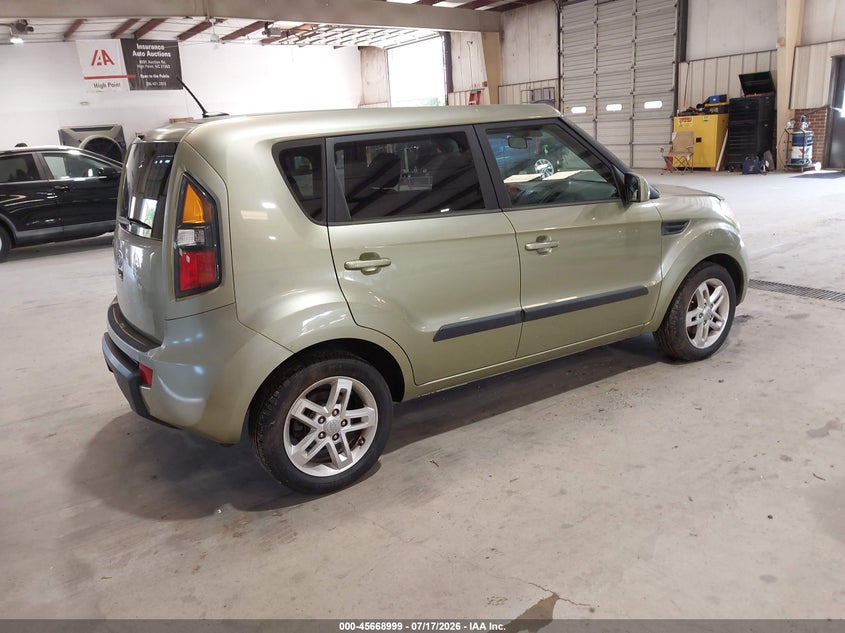 2011 Kia Soul VIN KNDJT2A2XB7233272 IAAI salvage auction — NORMAL WEAR, Clear (North Carolina), sold $500 on 2026-07-30 (photo 4)