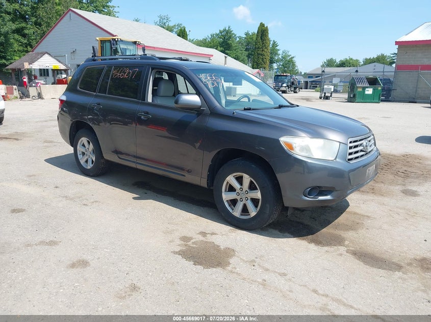 2010 Toyota Highlander VIN 5TDBK3EH1AS003815 IAAI salvage auction — NORMAL WEAR, Original (Maine), sold $2,900 on 2026-08-01 (photo 1)