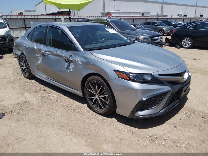 2024 Toyota Camry VIN 4T1G11AK6RU915535 IAAI salvage auction — SIDE, Enterprise Vehicles Clear Only (Texas), sold $13,900 on 2026-07-30 (photo 1)