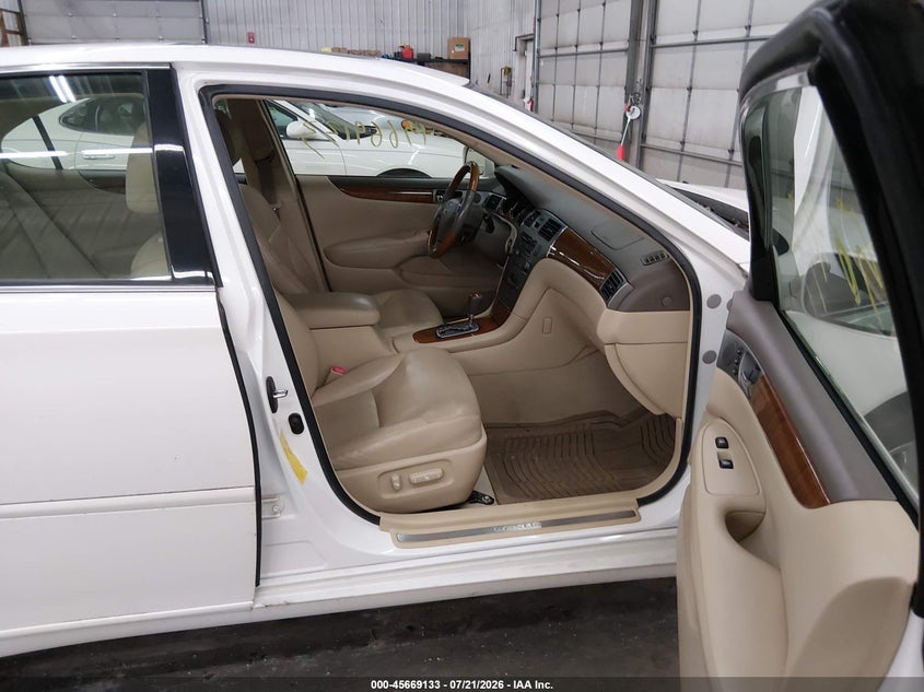 2005 Lexus Es 330 VIN JTHBA30G955090942 IAAI salvage auction — HAIL, Clear (Minnesota), sold $325 on 2026-07-28 (photo 5)