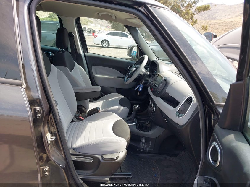 2014 Fiat 500l VIN ZFBCFABH3EZ003064 IAAI salvage auction — NORMAL WEAR, Clear - Dealer Only (California), sold $925 on 2026-08-01 (photo 5)