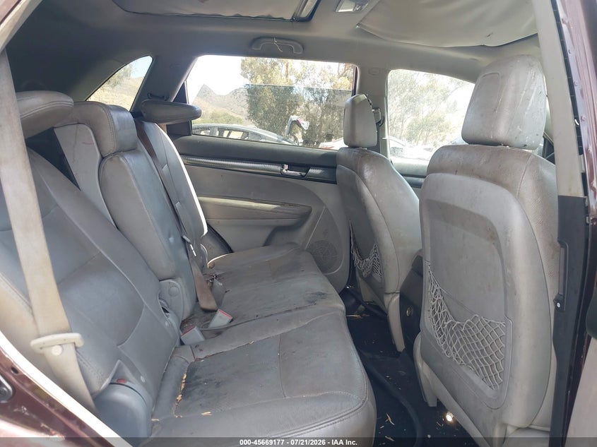 2011 Kia Sorento VIN 5XYKW4A23BG163026 IAAI salvage auction — NORMAL WEAR, App For Dup Clear (California), sold $25 on 2026-07-28 (photo 8)