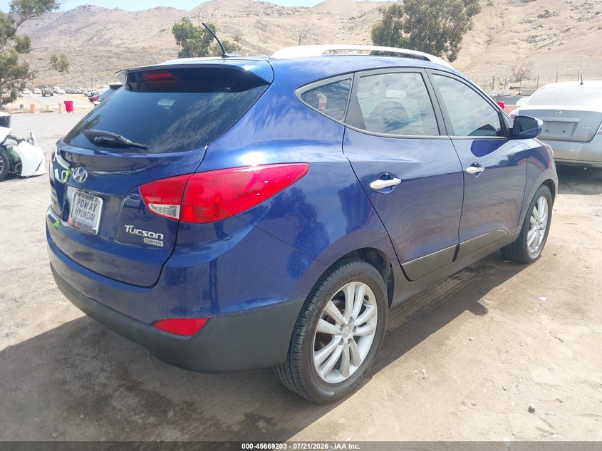 2010 Hyundai Tucson VIN KM8JU3AC1AU012117 IAAI salvage auction — NORMAL WEAR, Clear - Dealer Only (California), sold $525 on 2026-07-28 (photo 4)