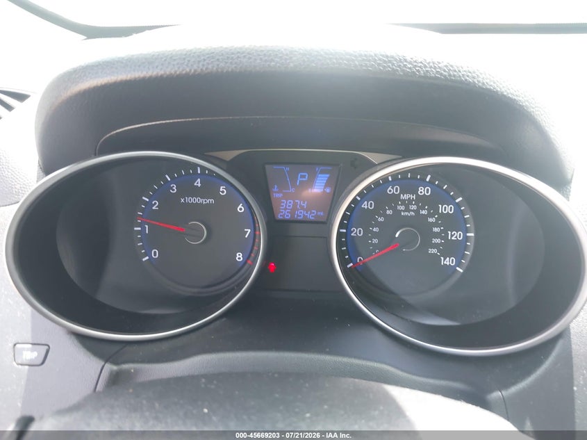 2010 Hyundai Tucson VIN KM8JU3AC1AU012117 IAAI salvage auction — NORMAL WEAR, Clear - Dealer Only (California), sold $525 on 2026-07-28 (photo 7)
