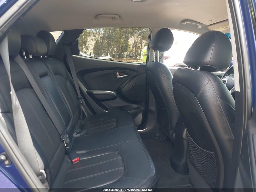 2010 Hyundai Tucson VIN KM8JU3AC1AU012117 IAAI salvage auction — NORMAL WEAR, Clear - Dealer Only (California), sold $525 on 2026-07-28 (photo 8)