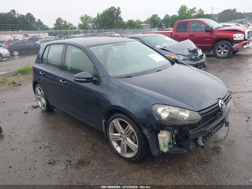 2014 Volkswagen Golf VIN WVWDB7AJ9EW008551 IAAI salvage auction — FRONT END, Clear (Virginia), sold $800 on 2026-08-14 (photo 1)