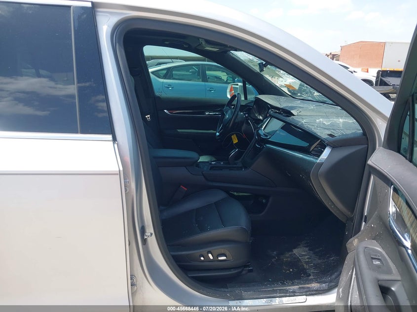 2020 Cadillac Xt6 VIN 1GYKPCRS2LZ215593 IAAI salvage auction — FRONT & REAR, Salvage Title, sold $7,250 on 2026-08-19 (photo 5)