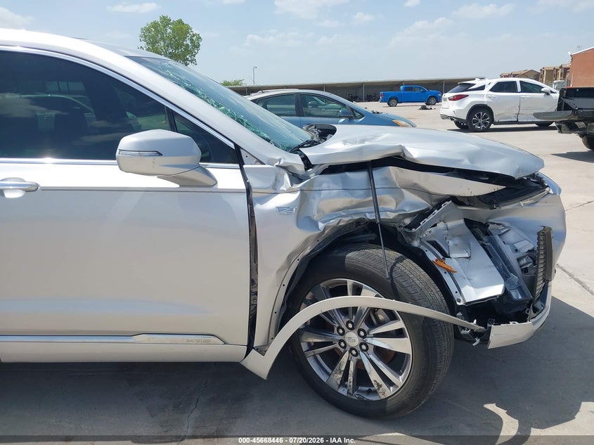 2020 Cadillac Xt6 VIN 1GYKPCRS2LZ215593 IAAI salvage auction — FRONT & REAR, Salvage Title, sold $7,250 on 2026-08-19 (photo 6)