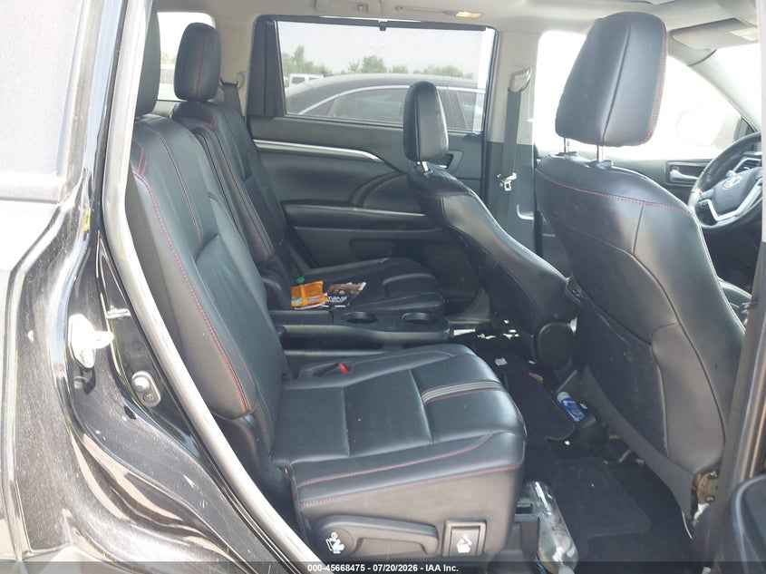 2019 Toyota Highlander VIN 5TDKZRFH4KS333172 IAAI salvage auction — NORMAL WEAR, Original (Texas), sold $1,050 on 2026-07-29 (photo 8)