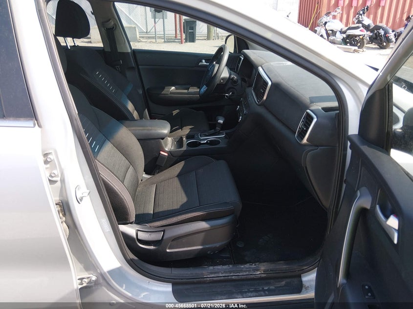 2020 Kia Sportage VIN KNDPMCAC9L7647201 IAAI salvage auction — LEFT FRONT, Salvage (Illinois), sold $4,650 on 2026-08-29 (photo 5)