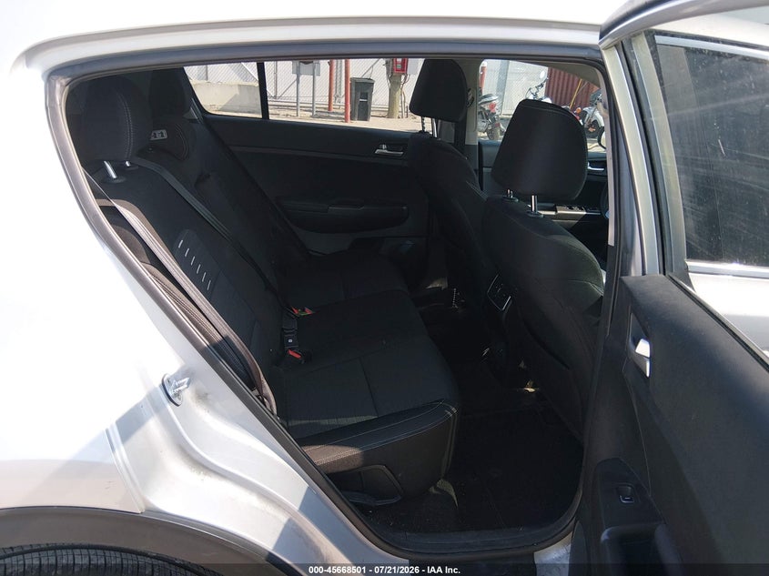 2020 Kia Sportage VIN KNDPMCAC9L7647201 IAAI salvage auction — LEFT FRONT, Salvage (Illinois), sold $4,650 on 2026-08-29 (photo 8)