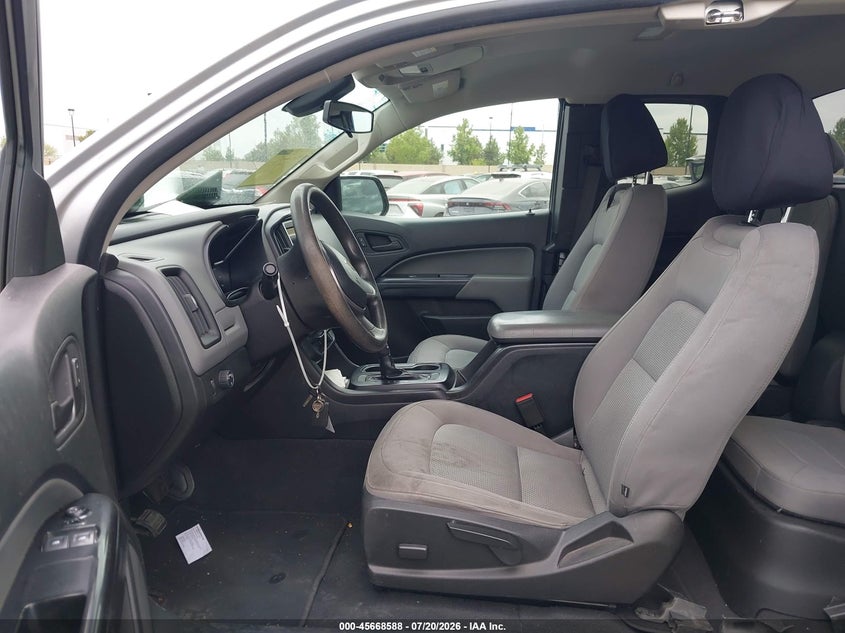 2019 Chevrolet Colorado VIN 1GCHSBEA0K1361574 IAAI salvage auction — SIDE, Salvage Title, sold $3,700 on 2026-08-30 (photo 5)