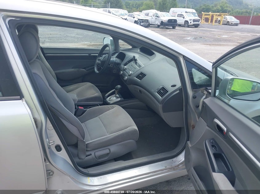 2006 Honda Civic VIN 1HGFA168X6L060466 IAAI salvage auction — NORMAL WEAR, Clear (Pennsylvania), sold $225 on 2026-07-23 (photo 5)