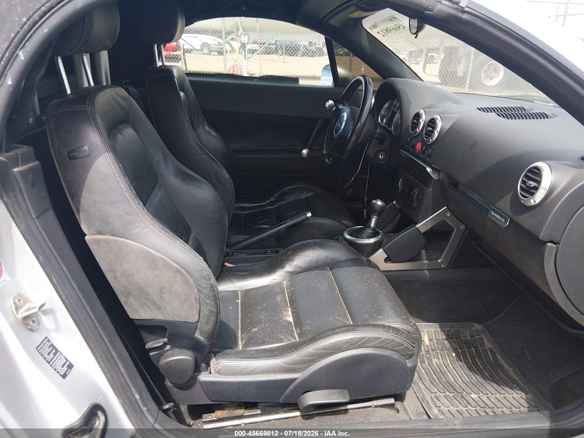2001 Audi Tt VIN TRUUT28N211047780 IAAI salvage auction — NORMAL WEAR, Clear (Mississippi), sold $25 on 2026-07-29 (photo 5)