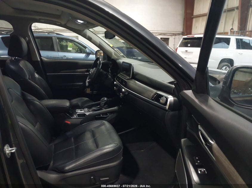 2020 Kia Telluride VIN 5XYP3DHCXLG031122 IAAI salvage auction — REAR END, Wait Title, sold $4,100 on 2026-08-22 (photo 5)