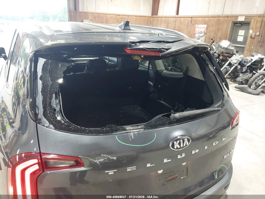 2020 Kia Telluride VIN 5XYP3DHCXLG031122 IAAI salvage auction — REAR END, Wait Title, sold $4,100 on 2026-08-22 (photo 6)
