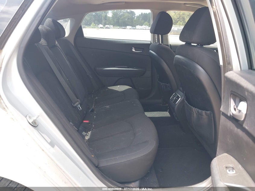 2016 Kia Optima VIN 5XXGT4L14GG105165 IAAI salvage auction — NORMAL WEAR, Salvage Title, sold $250 on 2026-07-29 (photo 8)