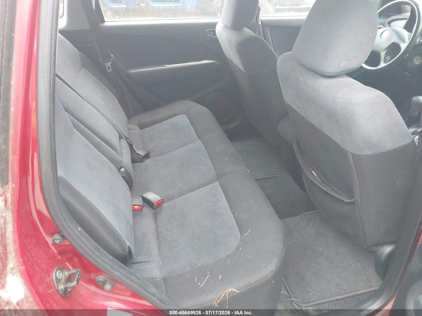 2004 Mitsubishi Outlander VIN JA4LX31F14U040447 IAAI salvage auction — NORMAL WEAR, Clear (Virginia), sold $25 on 2026-07-28 (photo 8)