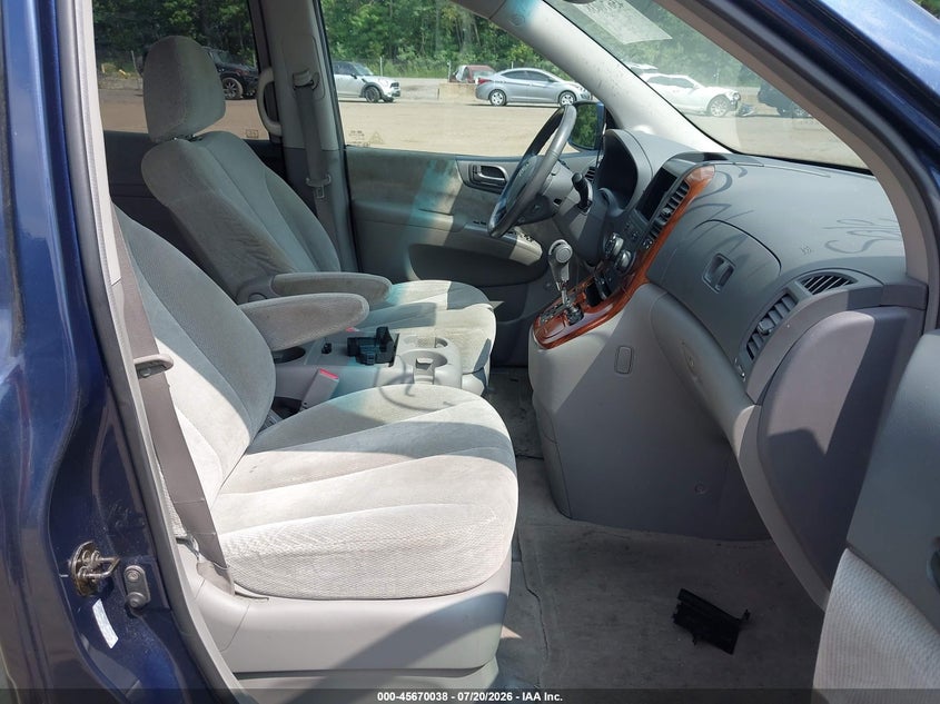 2006 Kia SEDONA VIN KNDMB233366029625 IAAI salvage auction — NORMAL WEAR, Clear (Maryland), sold $700 on 2026-07-29 (photo 5)