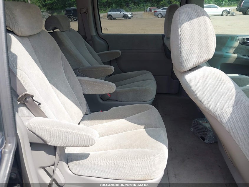 2006 Kia SEDONA VIN KNDMB233366029625 IAAI salvage auction — NORMAL WEAR, Clear (Maryland), sold $700 on 2026-07-29 (photo 8)