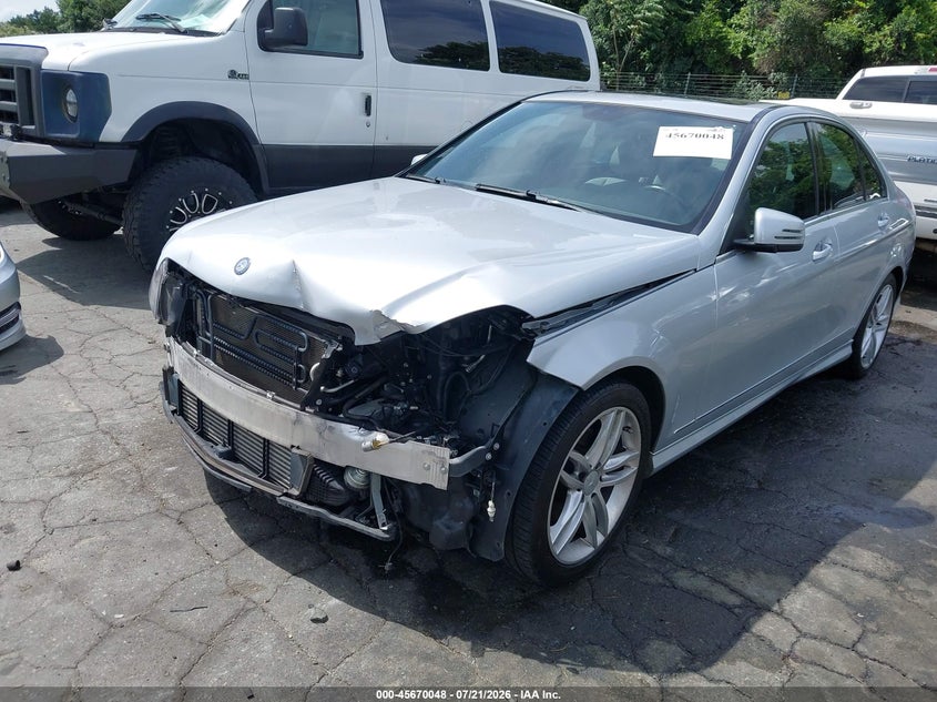 2013 Mercedes-benz C-klasse VIN WDDGF4HB6DR298961 IAAI salvage auction — FRONT END, Salvage Title, sold $2,000 on 2026-08-06 (photo 2)