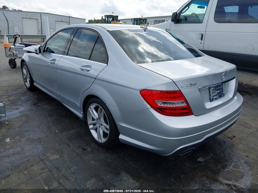 2013 Mercedes-benz C-klasse VIN WDDGF4HB6DR298961 IAAI salvage auction — FRONT END, Salvage Title, sold $2,000 on 2026-08-06 (photo 3)