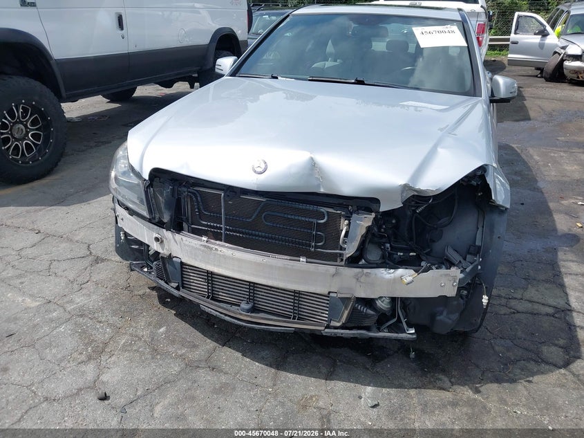 2013 Mercedes-benz C-klasse VIN WDDGF4HB6DR298961 IAAI salvage auction — FRONT END, Salvage Title, sold $2,000 on 2026-08-06 (photo 6)