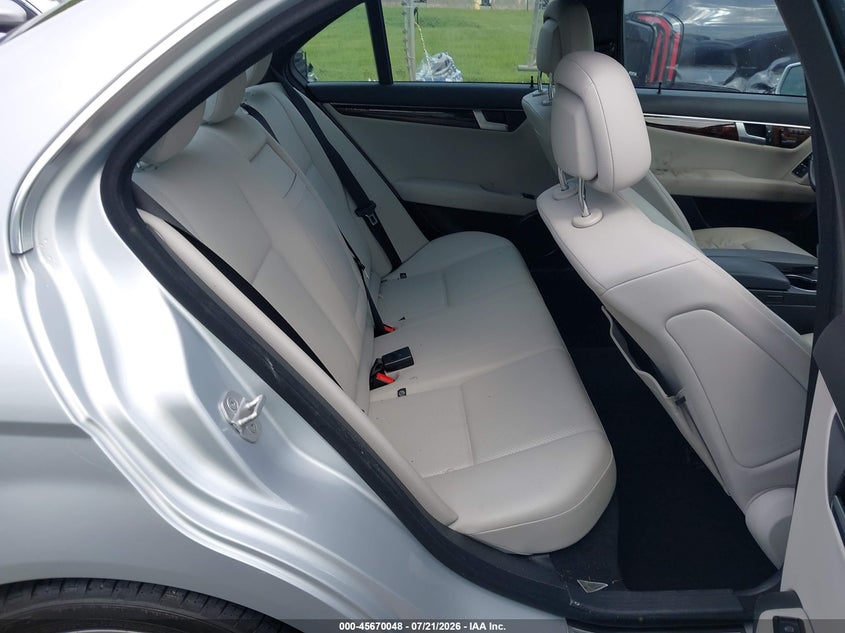 2013 Mercedes-benz C-klasse VIN WDDGF4HB6DR298961 IAAI salvage auction — FRONT END, Salvage Title, sold $2,000 on 2026-08-06 (photo 8)
