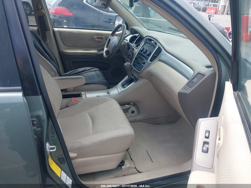 2004 Toyota Highlander VIN JTEEP21A040062228 IAAI salvage auction — NORMAL WEAR, Clear (Utah), sold $25 on 2026-07-30 (photo 5)