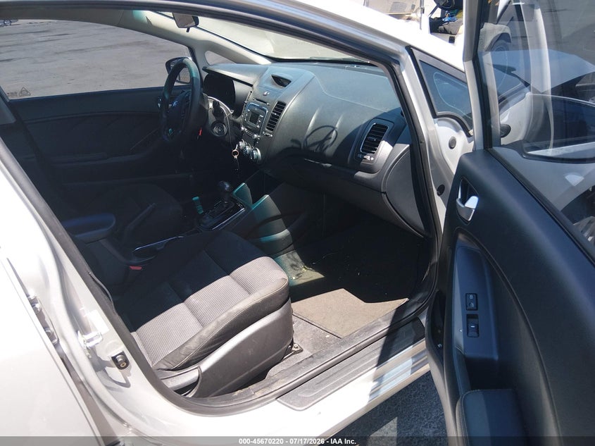 2017 Kia Forte VIN 3KPFK4A73HE066455 IAAI salvage auction — FRONT END, Salvage Title, sold $775 on 2026-08-01 (photo 5)
