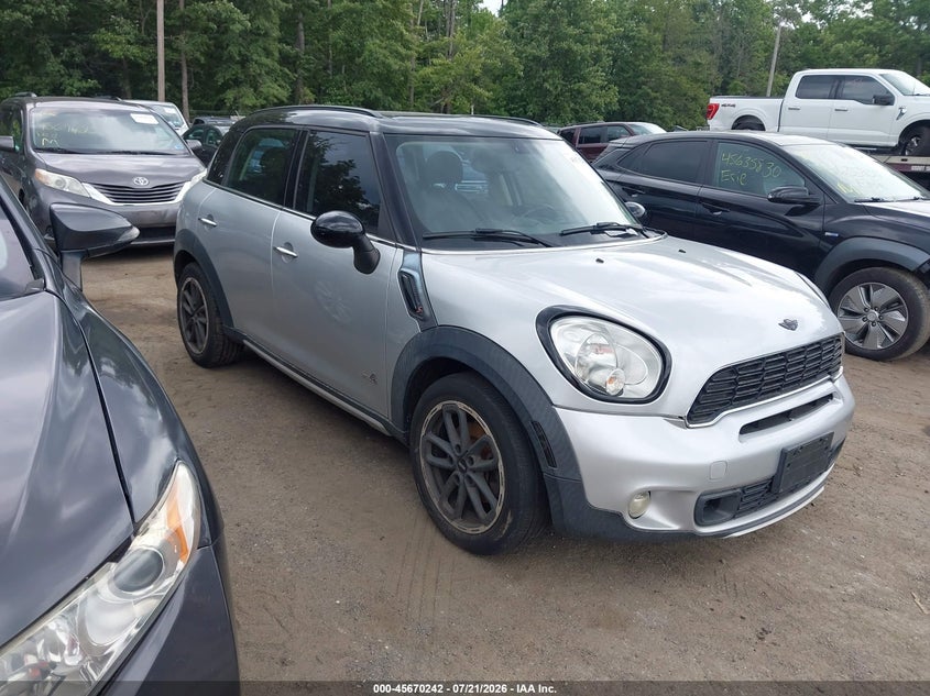 2015 Mini Countryman VIN WMWZC5C50FWP49029 IAAI salvage auction — FRONT END, Clear (Virginia), sold $425 on 2026-08-05 (photo 1)