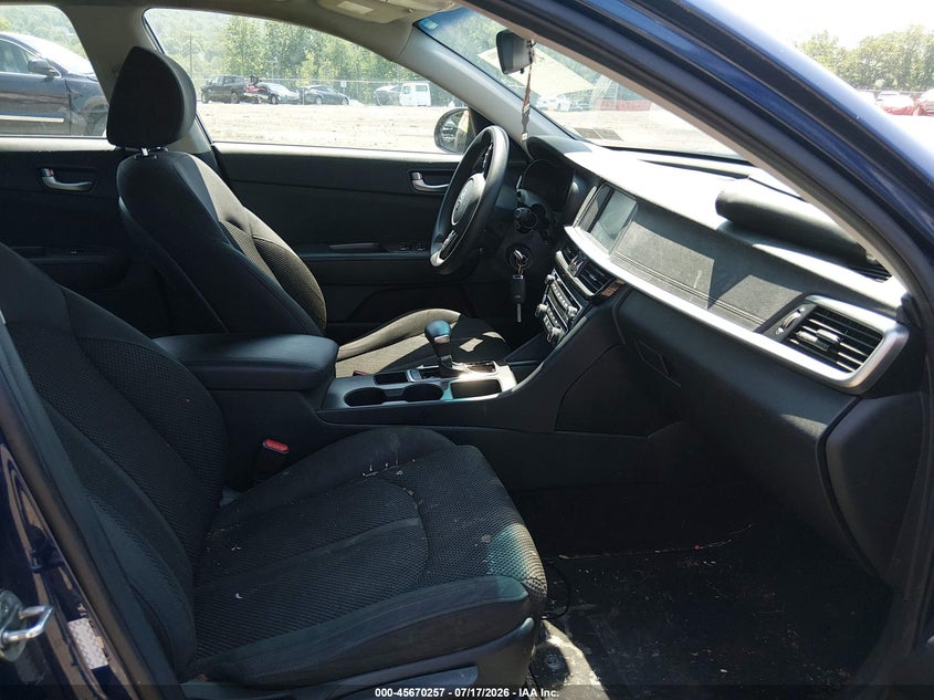 2020 Kia Optima VIN 5XXGT4L37LG399768 IAAI salvage auction — NORMAL WEAR, Clear (Pennsylvania), sold $225 on 2026-07-30 (photo 5)