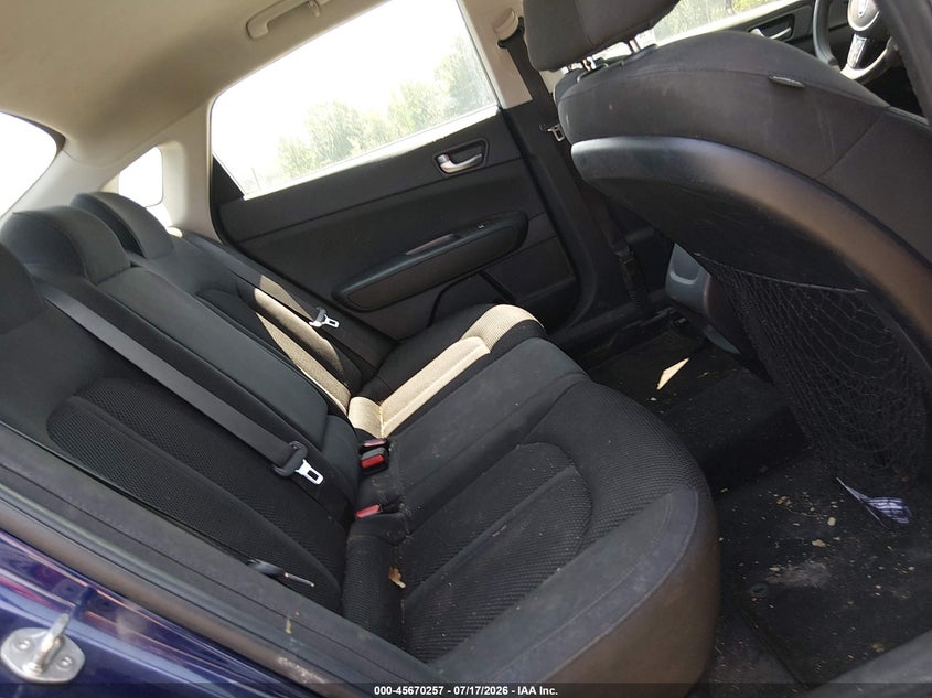 2020 Kia Optima VIN 5XXGT4L37LG399768 IAAI salvage auction — NORMAL WEAR, Clear (Pennsylvania), sold $225 on 2026-07-30 (photo 8)