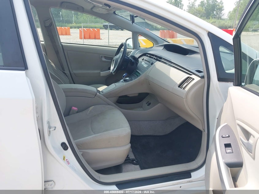 2011 Toyota Prius VIN JTDKN3DU1B1391732 IAAI salvage auction — LEFT SIDE, Clear (Wisconsin), sold $1,300 on 2026-07-23 (photo 5)