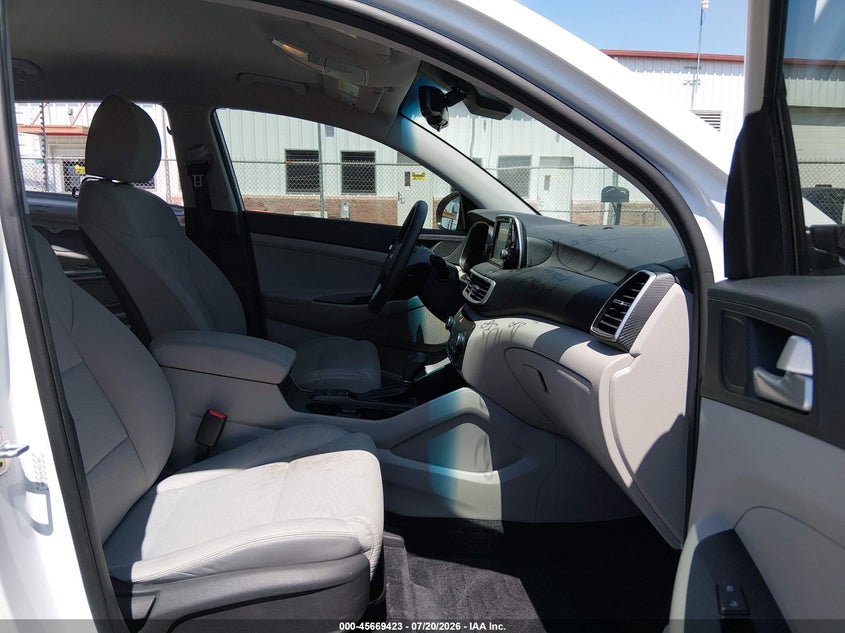 2019 Hyundai Tucson VIN KM8J33AL8KU962995 IAAI salvage auction — SIDE, Salvage (North Carolina), sold $3,800 on 2026-07-31 (photo 5)