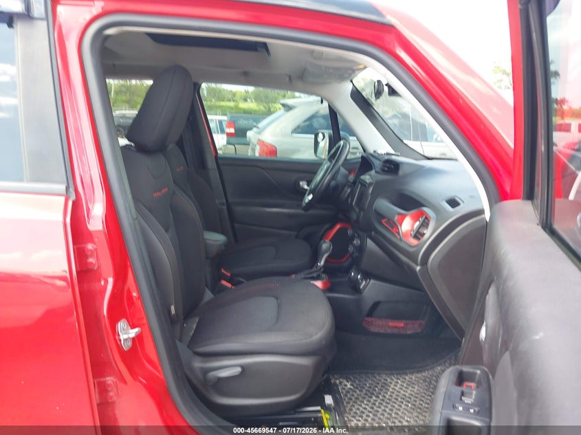 2019 Jeep Renegade VIN ZACNJBC16KPK07439 IAAI salvage auction — NORMAL WEAR, Regular Certificate (Iowa), sold $1,050 on 2026-07-28 (photo 5)