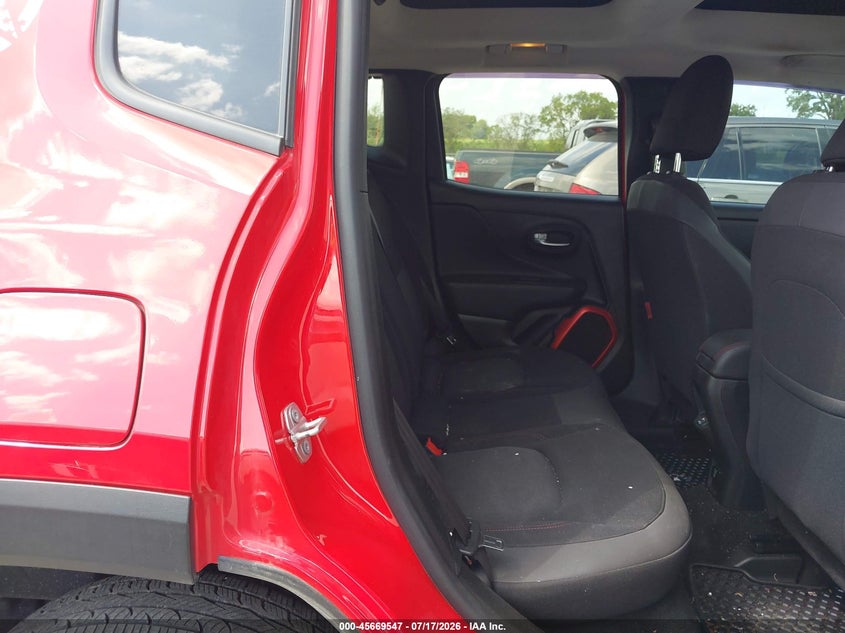 2019 Jeep Renegade VIN ZACNJBC16KPK07439 IAAI salvage auction — NORMAL WEAR, Regular Certificate (Iowa), sold $1,050 on 2026-07-28 (photo 8)