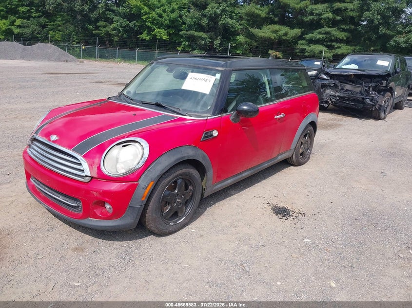 2011 Mini Cooper clubman VIN WMWZF3C56BTX81975 IAAI salvage auction — HAIL, Salvage (Ohio), sold $500 on 2026-08-03 (photo 2)
