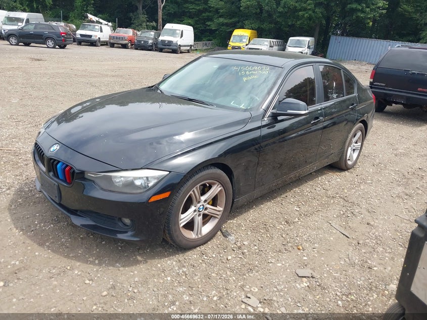 2015 BMW 3er VIN WBA3B1C5XF5A05836 IAAI salvage auction — NORMAL WEAR, Clear (New York), sold $575 on 2026-08-18 (photo 2)