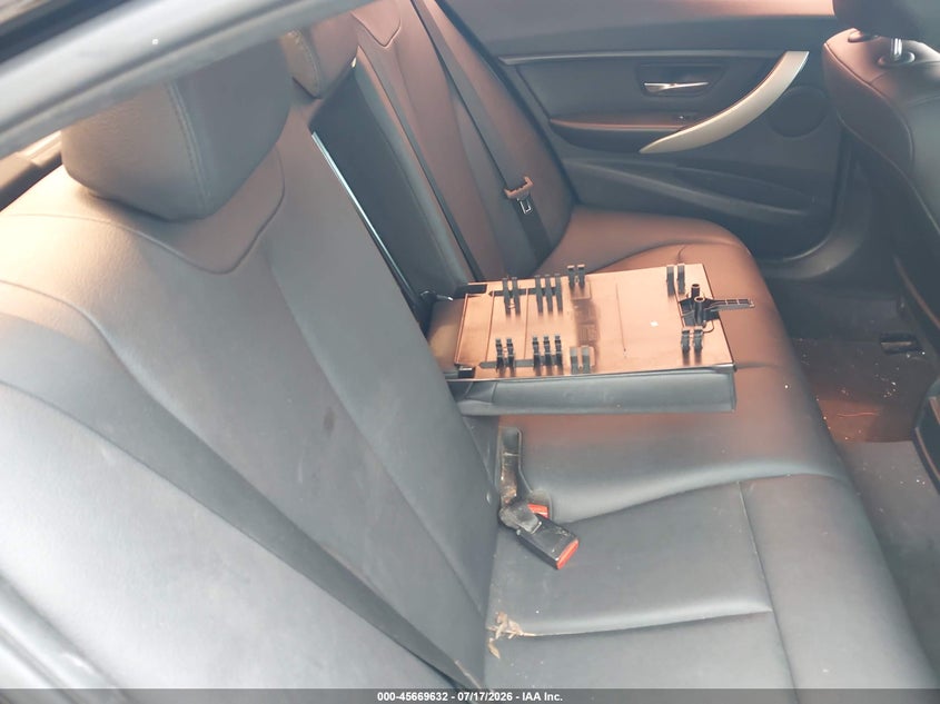 2015 BMW 3er VIN WBA3B1C5XF5A05836 IAAI salvage auction — NORMAL WEAR, Clear (New York), sold $575 on 2026-08-18 (photo 8)