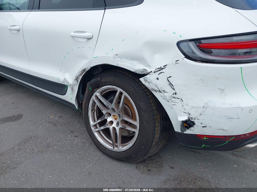 2021 Porsche Macan VIN WP1AA2A55MLB08690 IAAI salvage auction — TRANSMISSION, Wait Title, sold $13,250 on 2026-08-17 (photo 6)