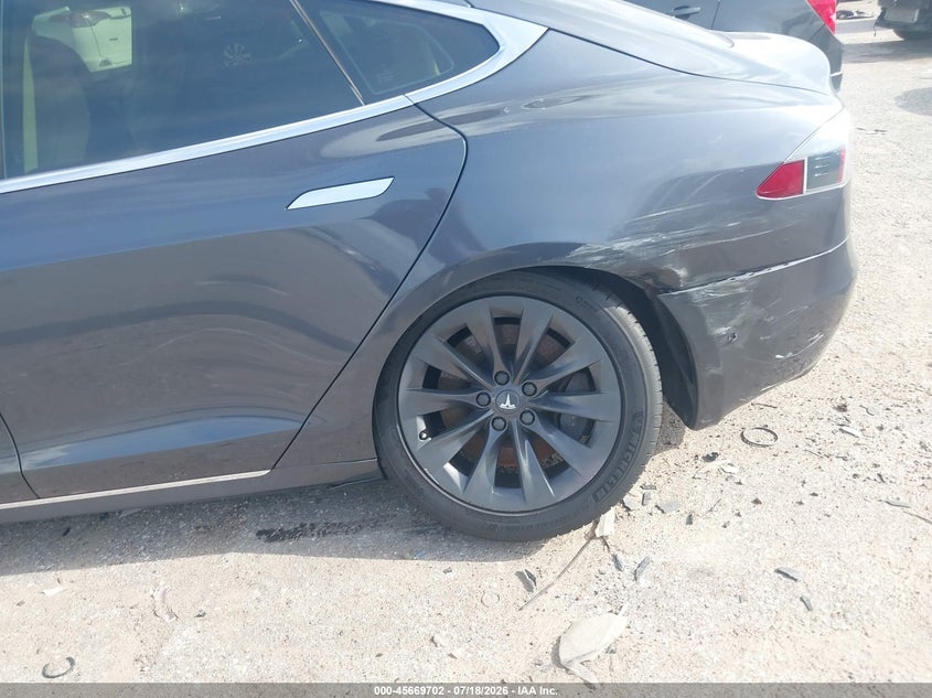 2018 Tesla Model s VIN 5YJSA1E29JF245288 IAAI salvage auction — NORMAL WEAR, Original (Texas), sold $2,150 on 2026-07-29 (photo 6)