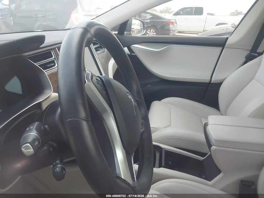 2018 Tesla Model s VIN 5YJSA1E29JF245288 IAAI salvage auction — NORMAL WEAR, Original (Texas), sold $2,150 on 2026-07-29 (photo 7)