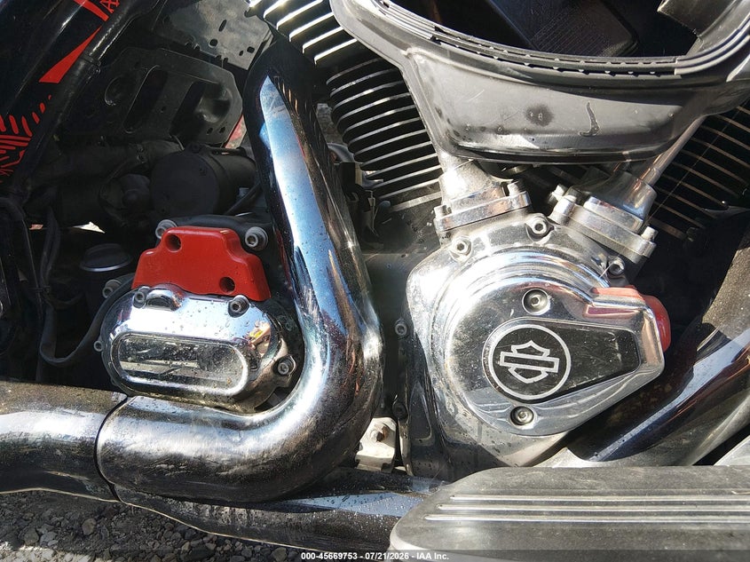 2024 Harley-davidson Road glide VIN 1HD1KH714RB633175 IAAI salvage auction — SIDE, Wait Title, sold $10,200 on 2026-10-20 (photo 8)
