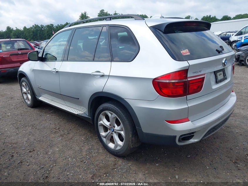 2011 BMW X5 VIN 5UXZV8C58BLL67940 IAAI salvage auction — NORMAL WEAR, Clear (Massachusetts), sold $1,100 on 2026-07-31 (photo 3)