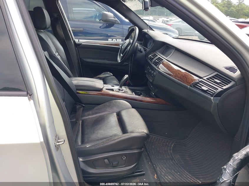 2011 BMW X5 VIN 5UXZV8C58BLL67940 IAAI salvage auction — NORMAL WEAR, Clear (Massachusetts), sold $1,100 on 2026-07-31 (photo 5)