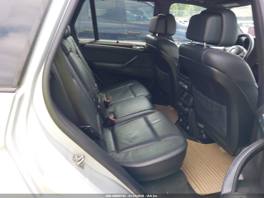 2011 BMW X5 VIN 5UXZV8C58BLL67940 IAAI salvage auction — NORMAL WEAR, Clear (Massachusetts), sold $1,100 on 2026-07-31 (photo 8)