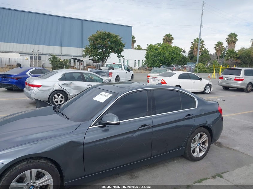 2018 BMW 3er VIN WBA8B9G50JNU98401 IAAI salvage auction — ROOF, Wait Title, sold $4,800 on 2026-08-24 (photo 6)